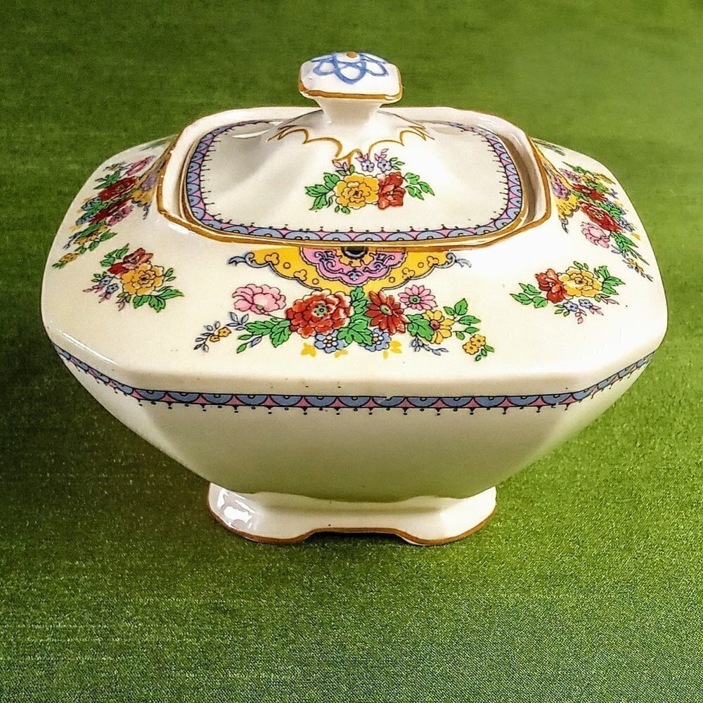 Vintage John Maddock 1930 Ivory Porcelain Covered Sugar Bowl
